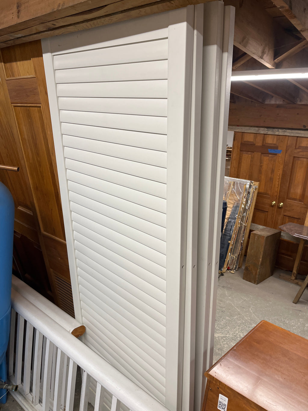 24” vinyl sliding louvered doors