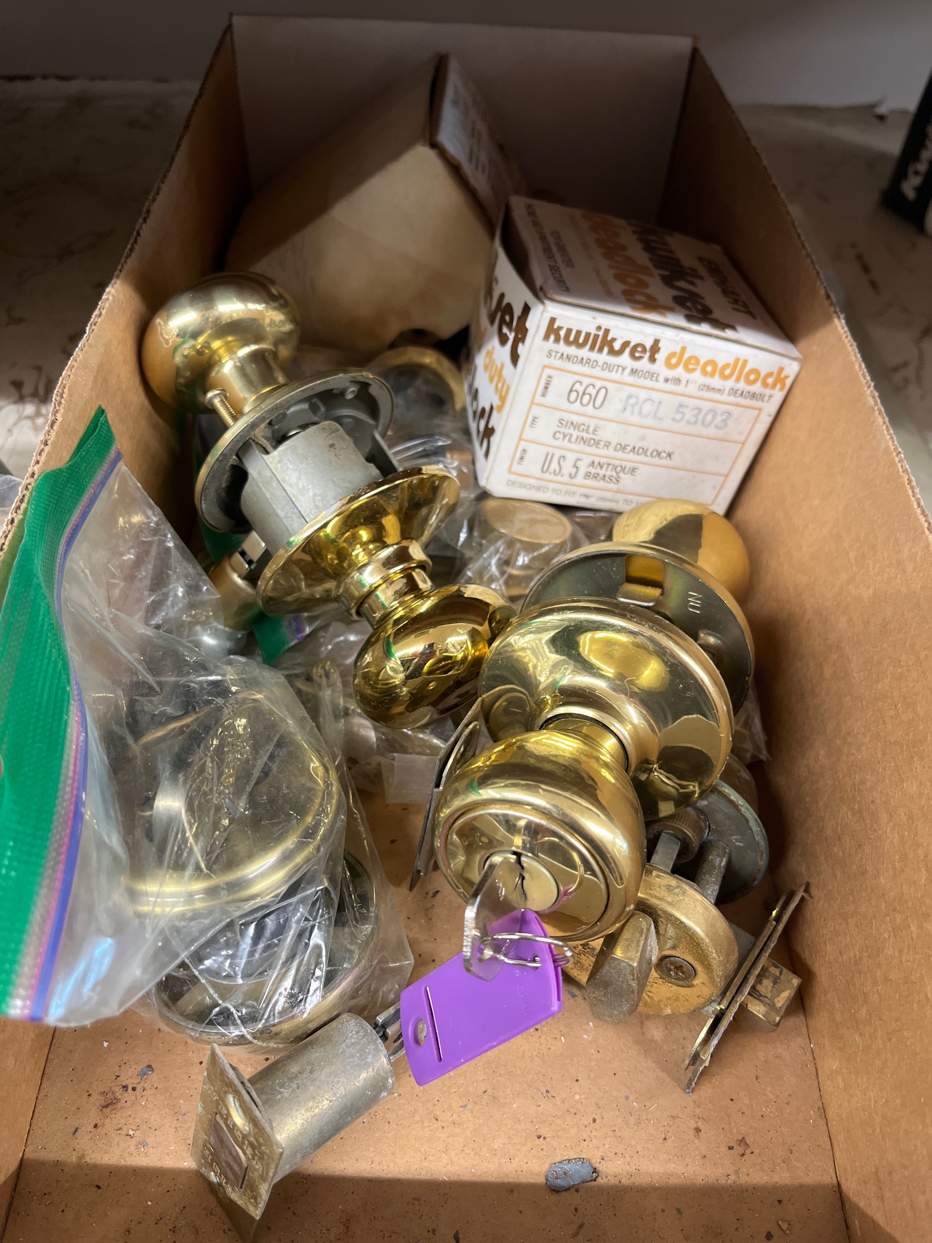 Entry Door Knob / Deadbolt