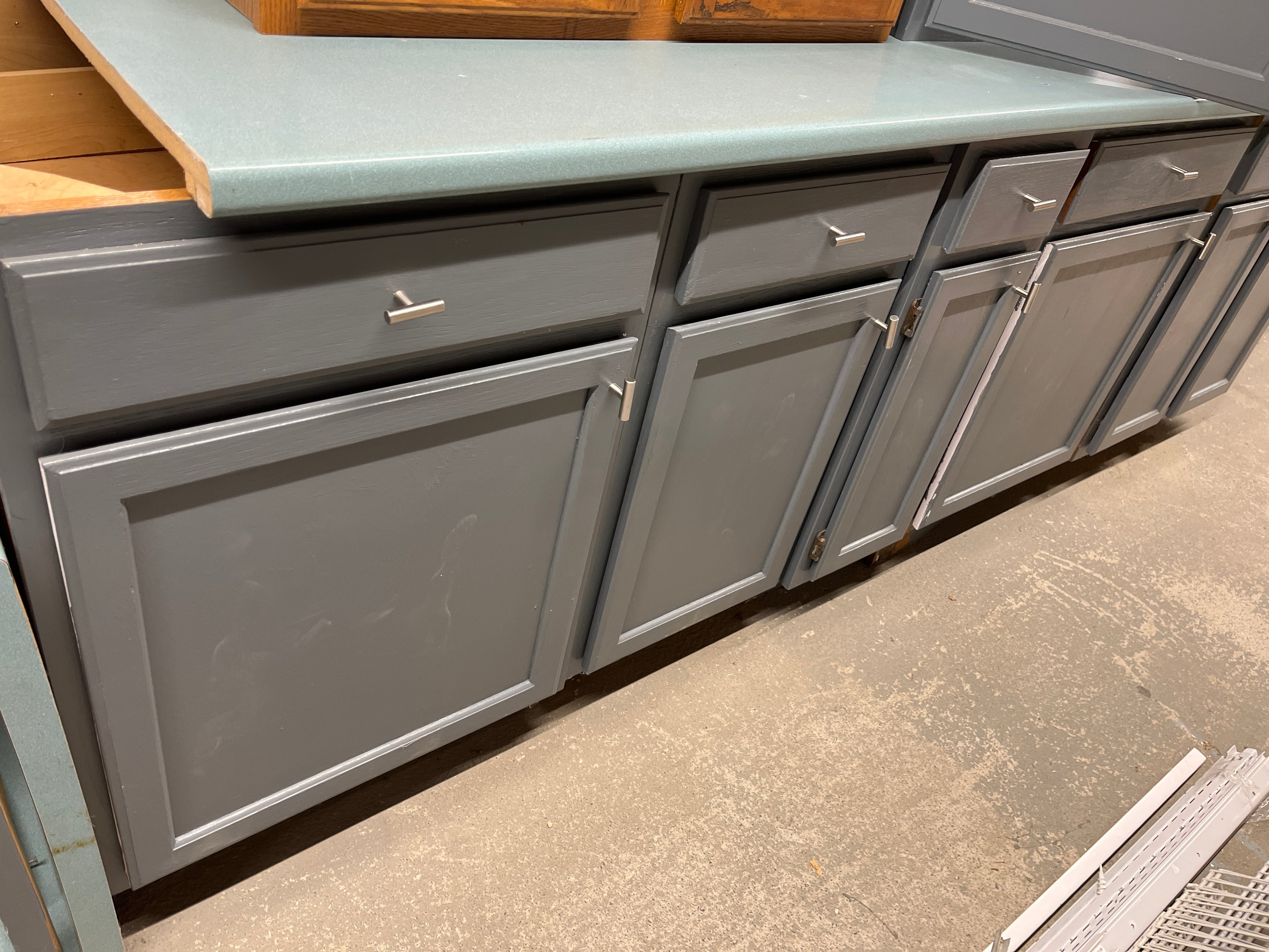 Base cabinet kitchen