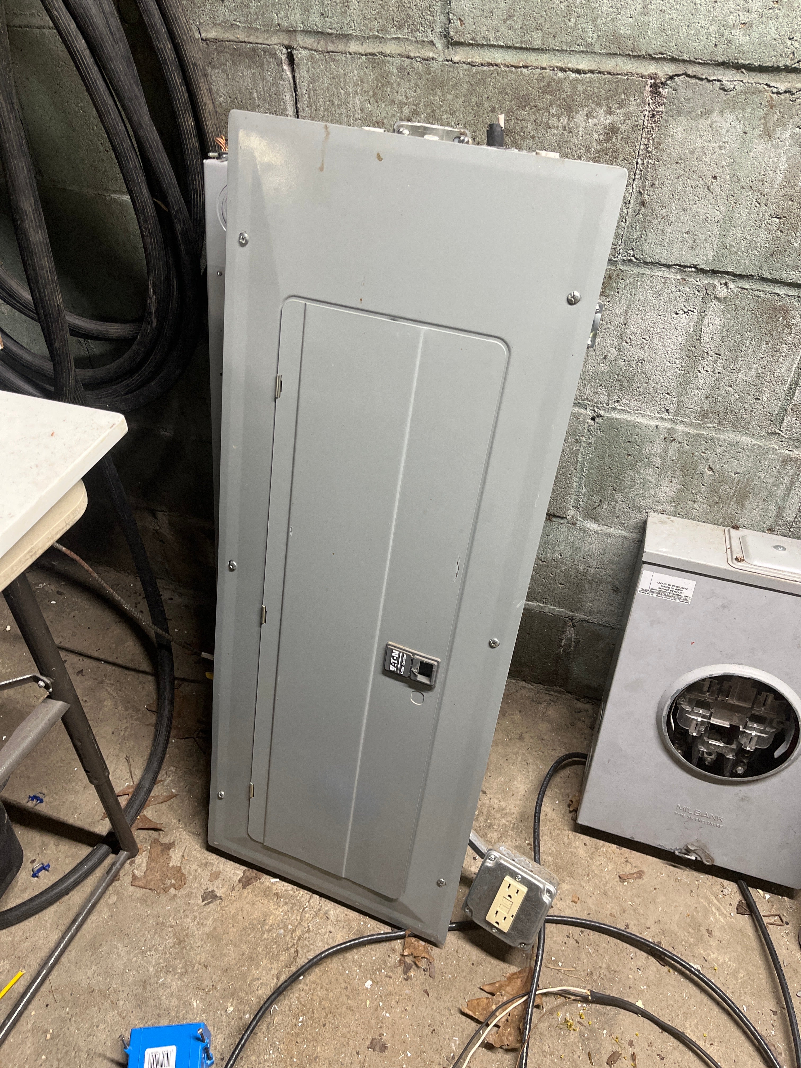 Eaton 200A electric panel