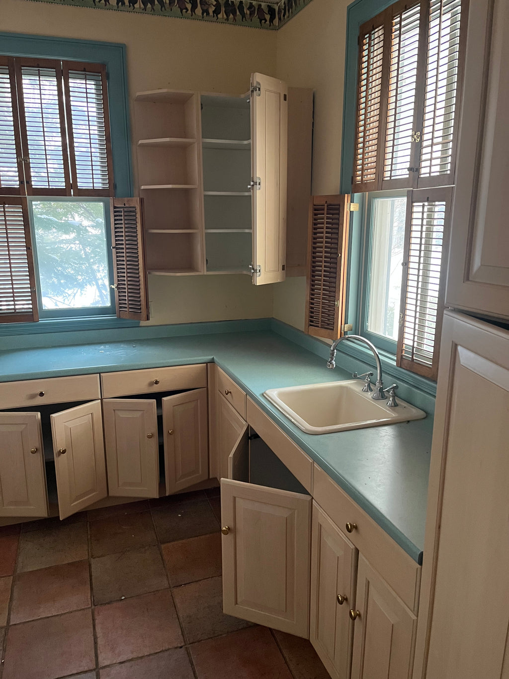 Kitchen Cabinet Set (tall uppers)