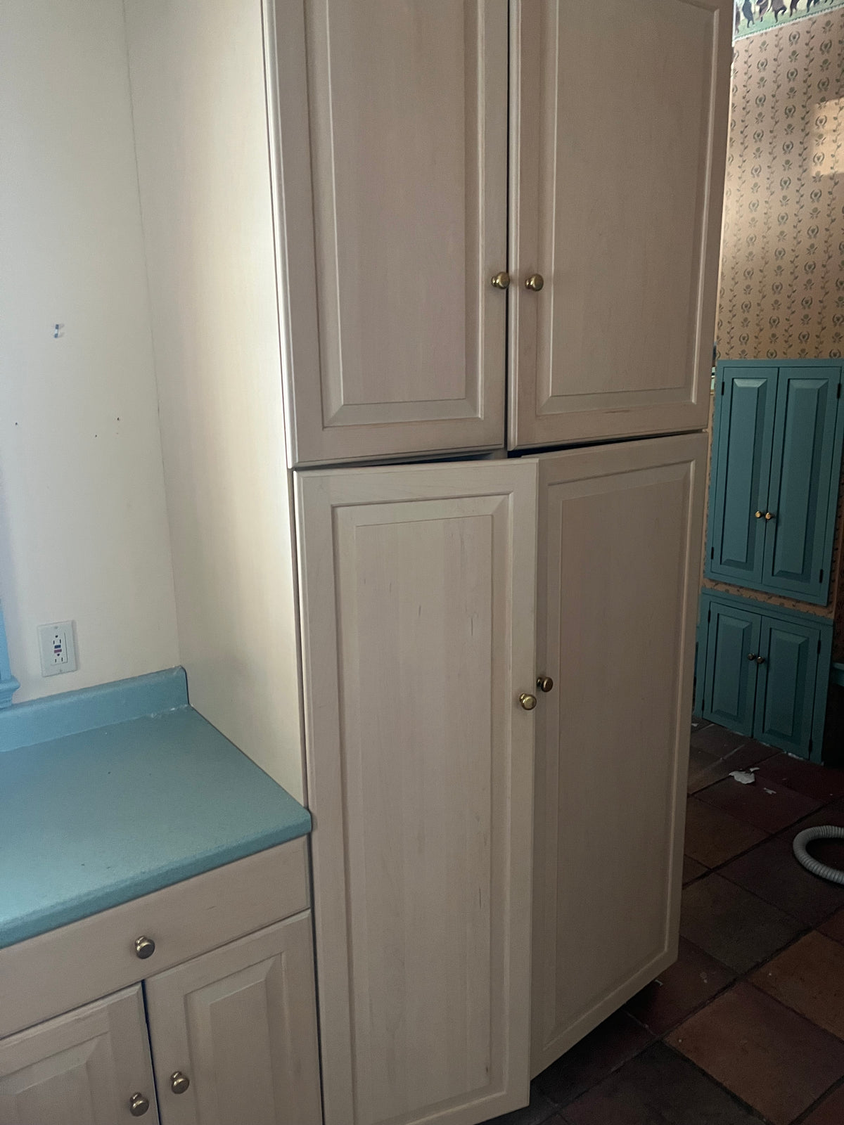 Kitchen Cabinet Set (tall uppers)