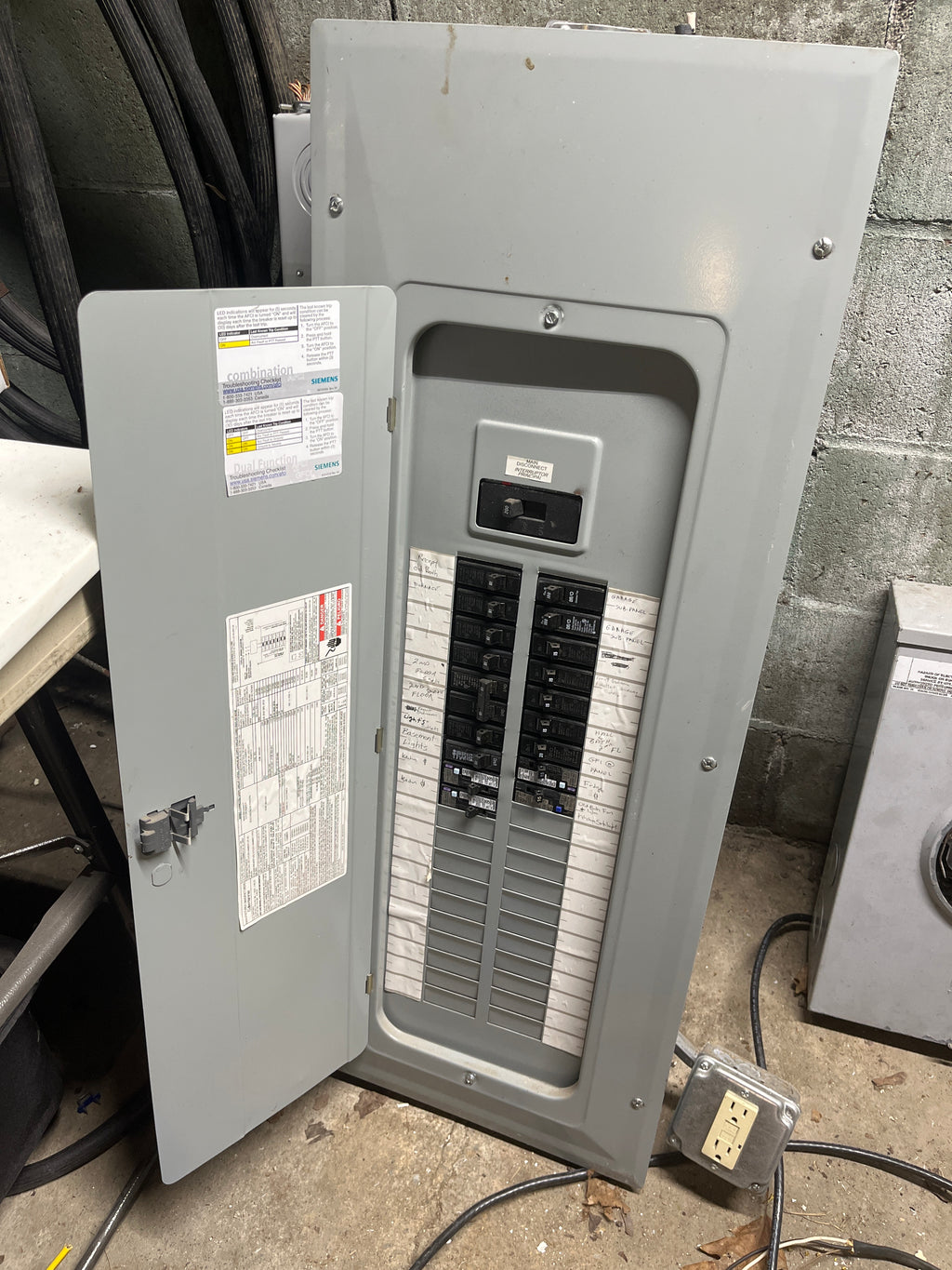 Eaton 200A electric panel