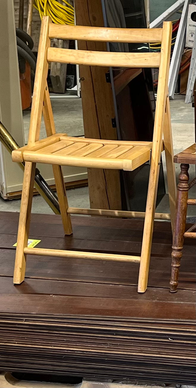 Folding Chairs (4)