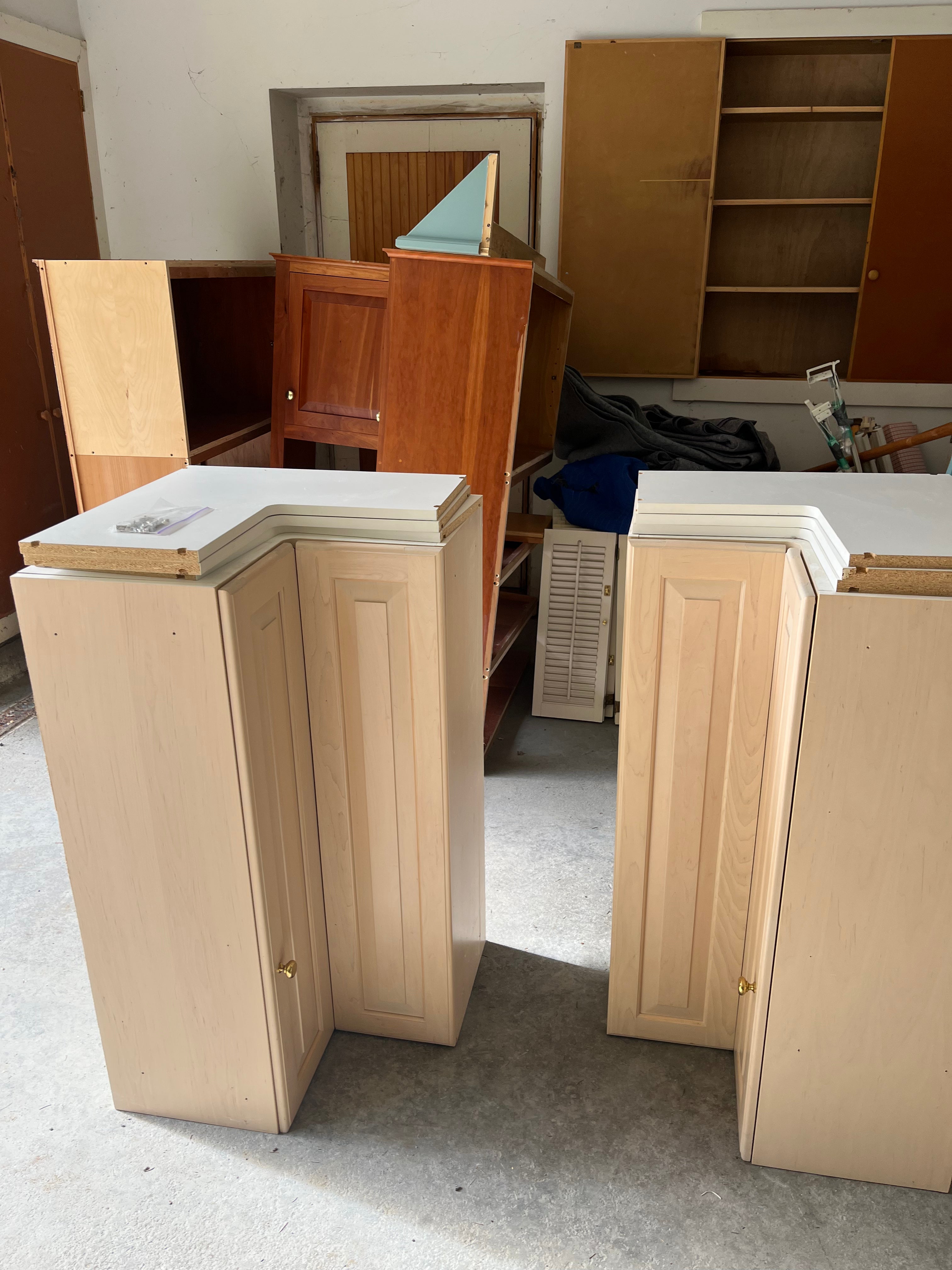 Complete kitchen cabinet set with tall 40”uppers