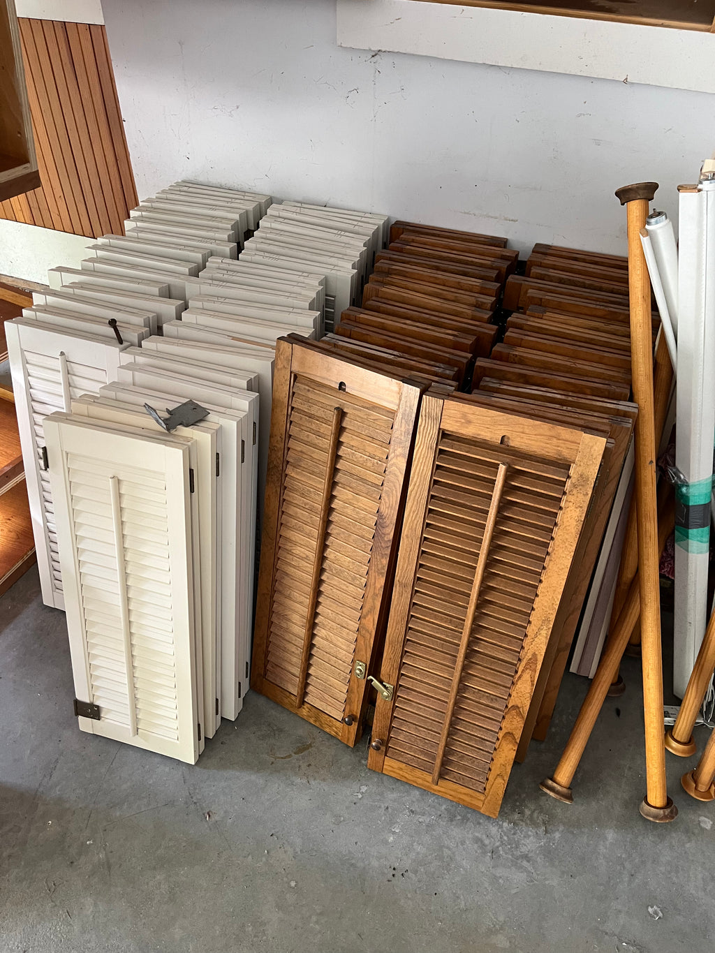 Wood interior window shutters