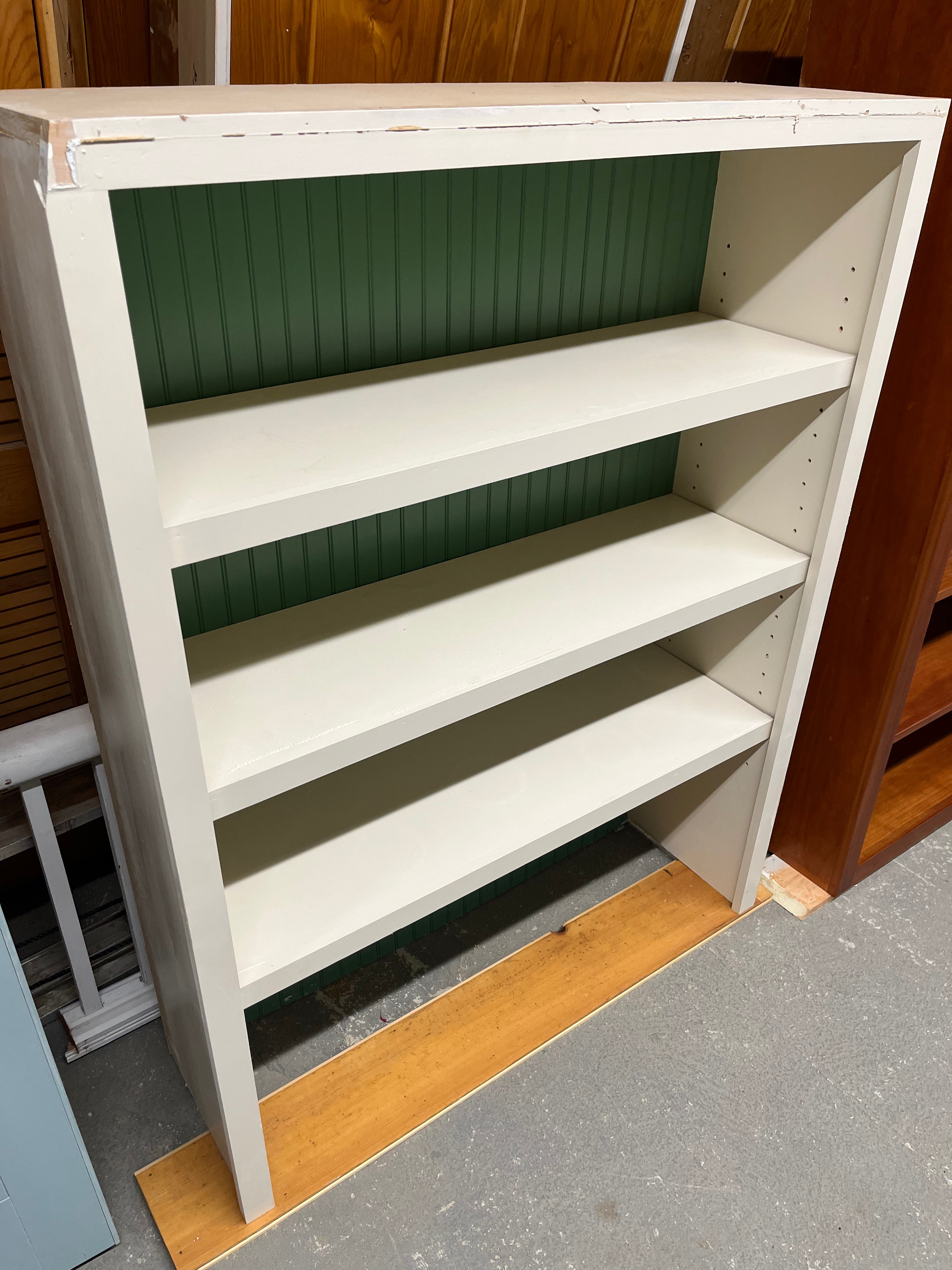 Beadboard Shelf, Small