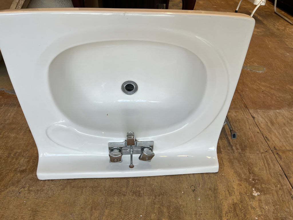 Wall Sink w/ Towel Bars