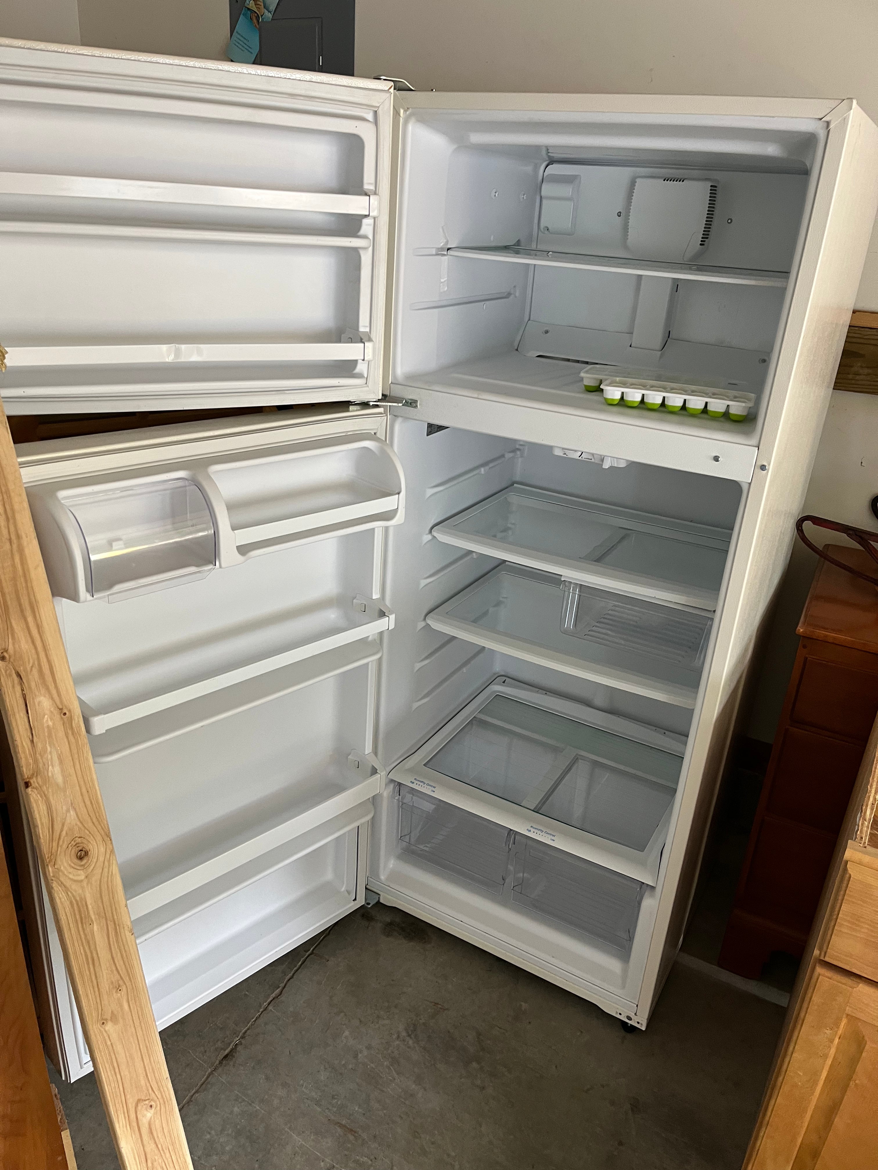 Refridgerator
