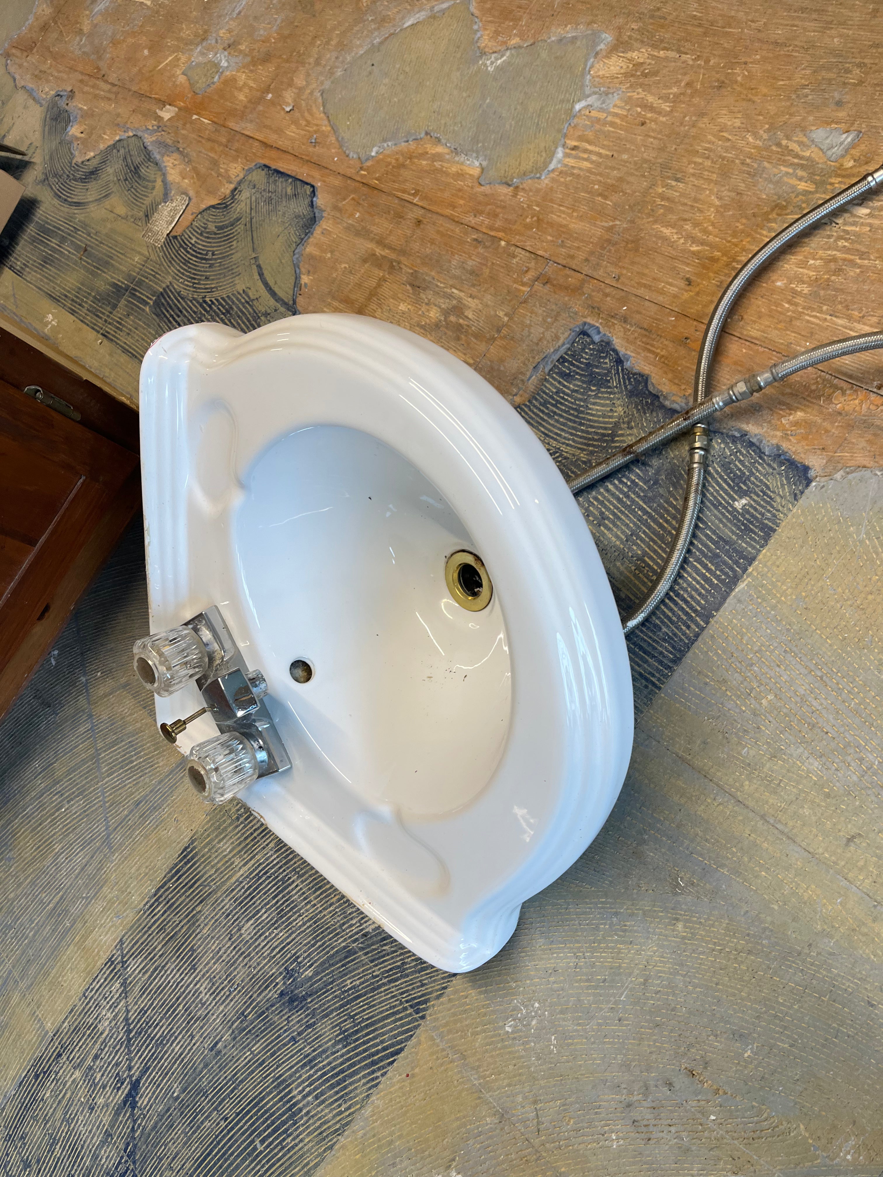 Corner Sink, Porcelin