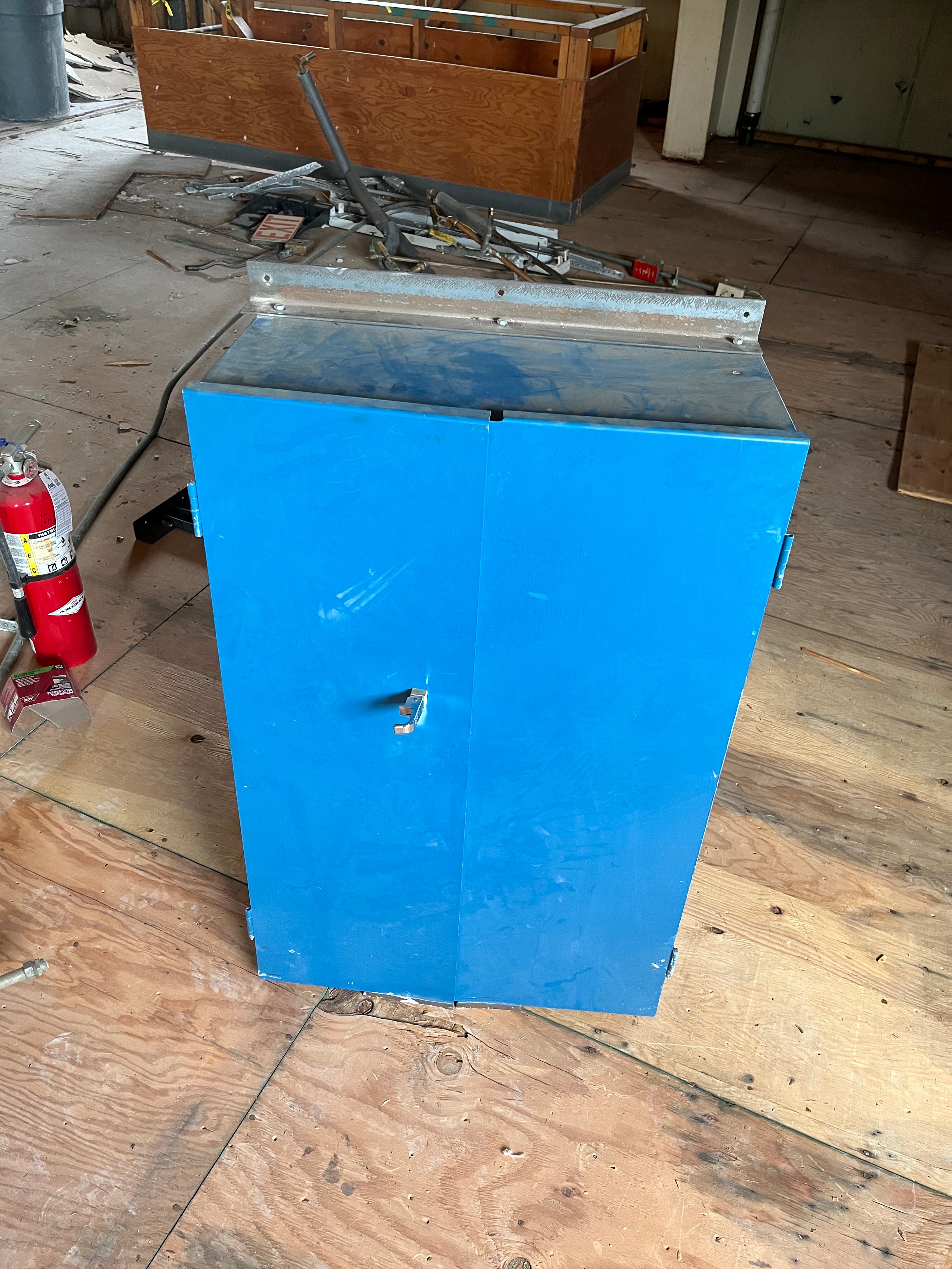 Metal storage cabinet